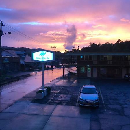 Spruce Pine Inn المظهر الخارجي الصورة