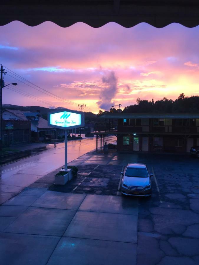 Spruce Pine Inn المظهر الخارجي الصورة